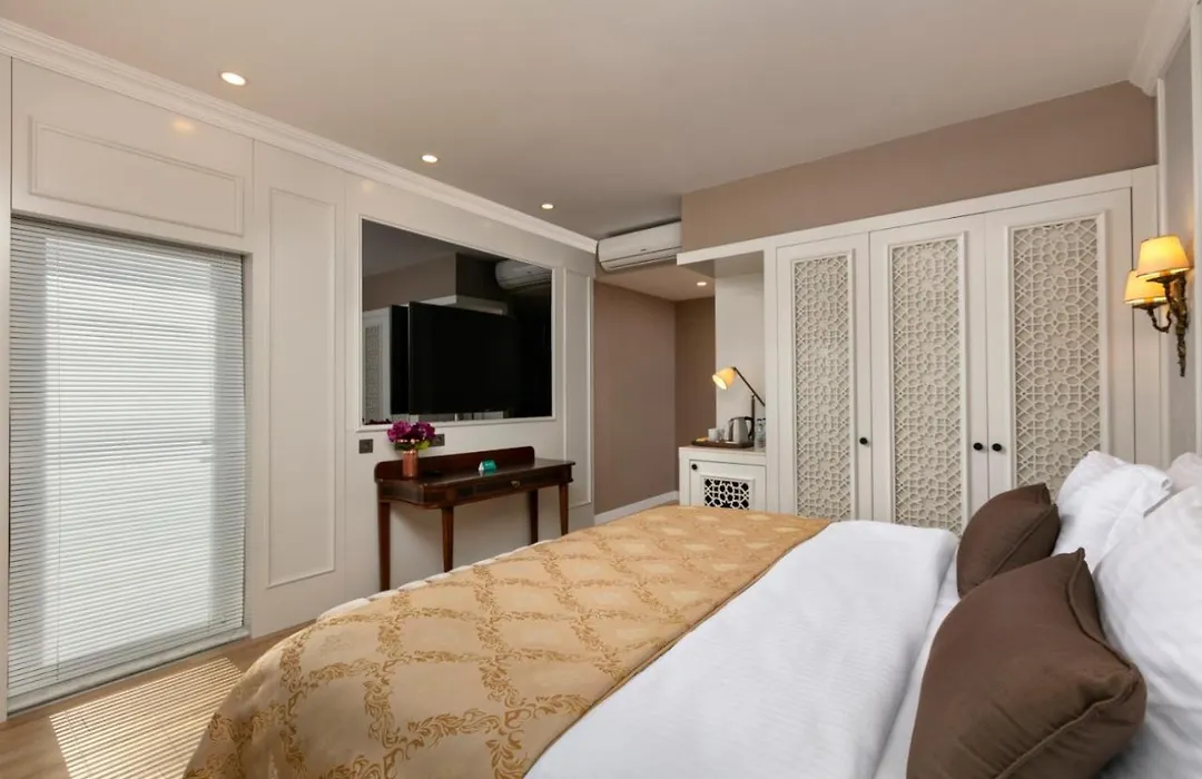 Pukka Hotel-1